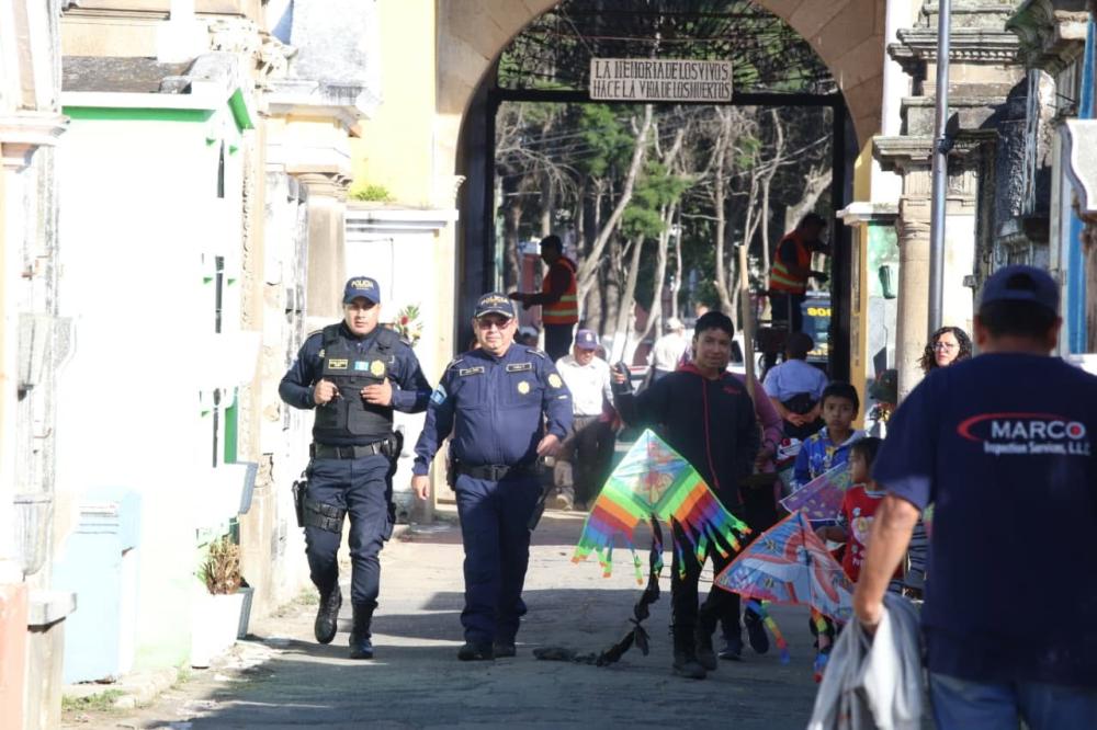 PNC desplegará agentes en parques y cementerio de Quetzaltenango