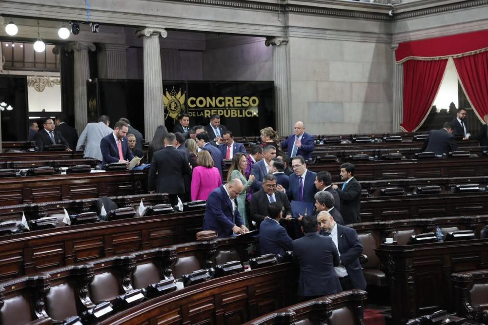 Elección de magistrados a la CC se posterga en el Congreso 