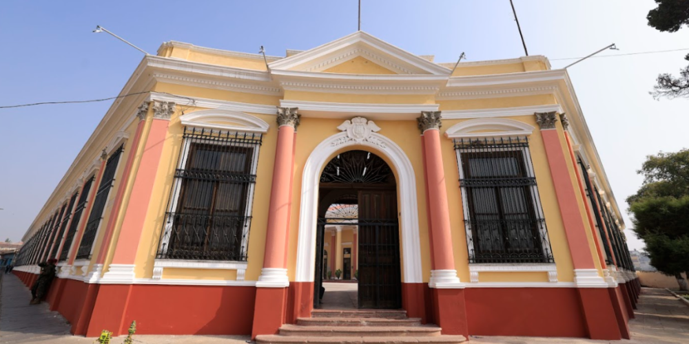 Magisterio volverá en 2027 con carrera de cuatro años en normales