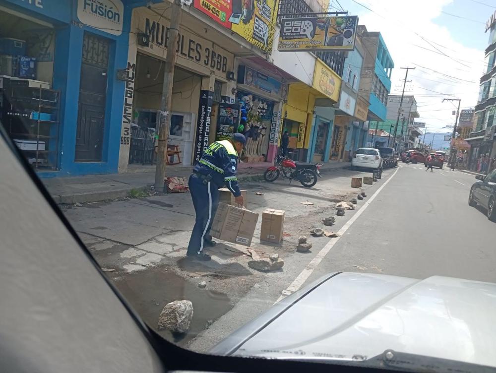 PNC de Tránsito Xela recupera espacios en la zona 3