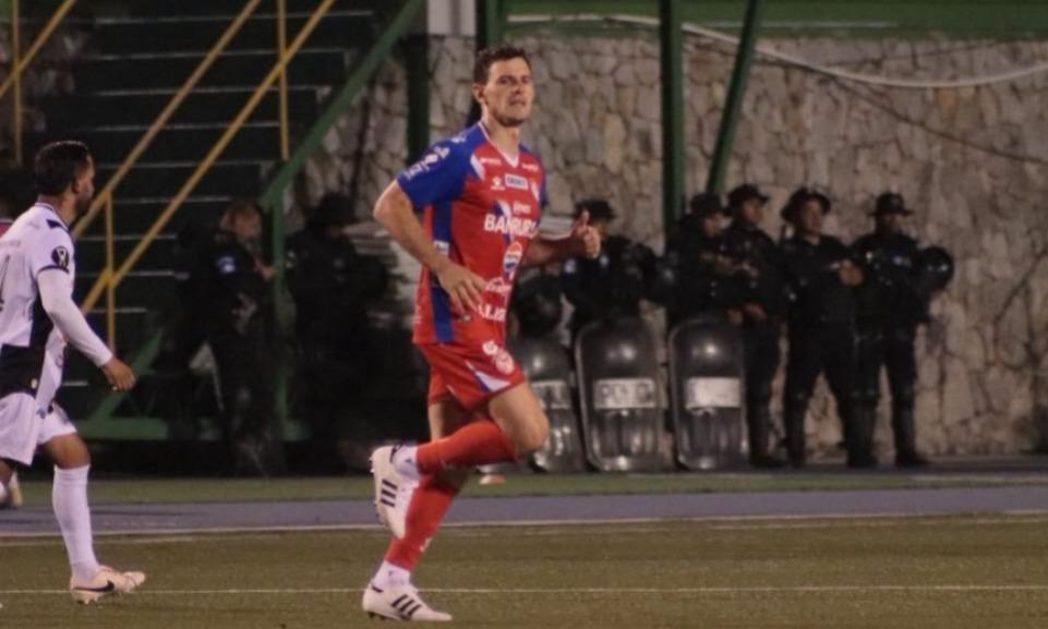 Xelajú vence a Diriangén y mantiene viva la clasificación