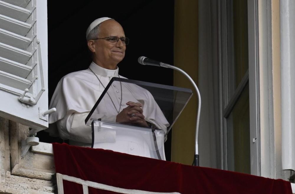 El papa León XIV reaparece en público tras una operación