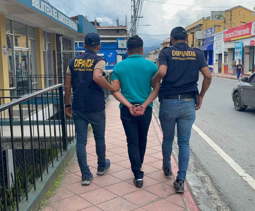 Capturan en Cobán a hombre buscado por juzgado de Quetzaltenango 