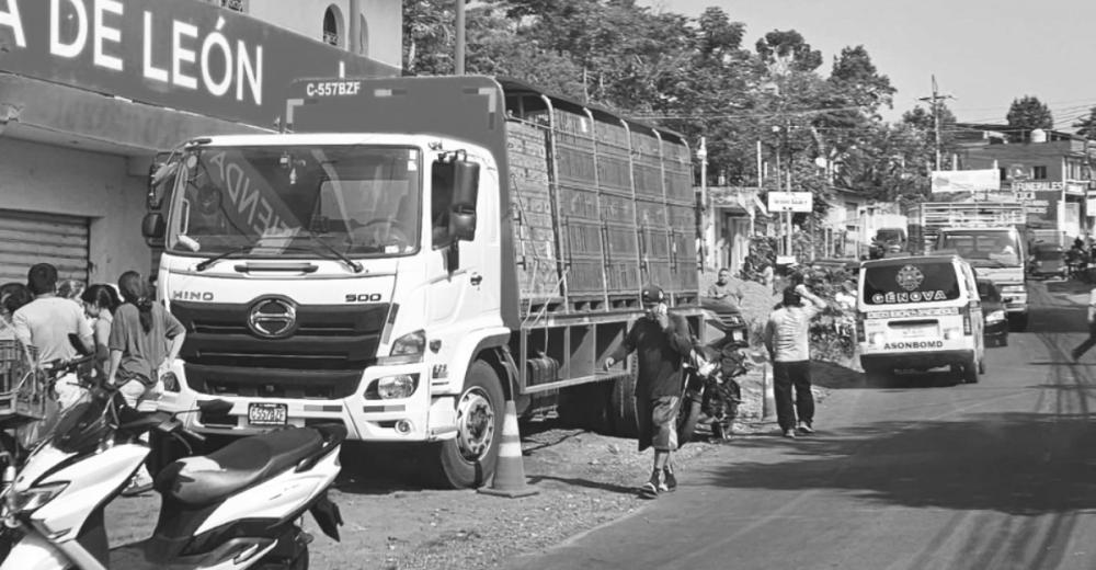 Trabajador de camión repartidor de gaseosas es baleado