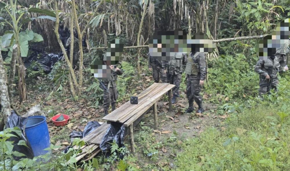 Localizan narcolaboratorio clandestino enterrado en Quiché
