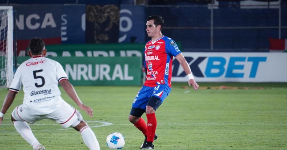 Romero, López y González lideran en minutos con Xelajú MC