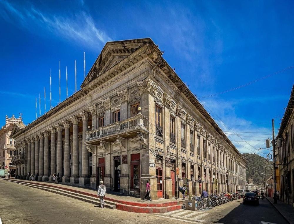 ¿Qué día no habrá atención en la Municipalidad de Quetzaltenango?