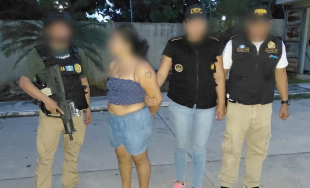 DEIC recaptura a mujer por caso de secuestro exprés en Coatepeque