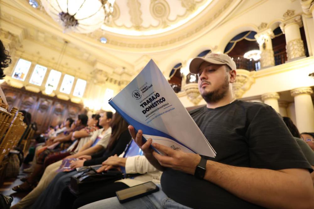 Más de 300 mil personas sostienen el trabajo doméstico en Guatemala